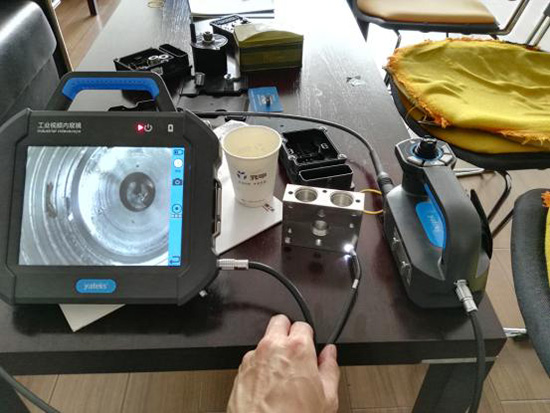 用亞泰光電工業(yè)內(nèi)窺鏡查看旁路支管等加工情況，毛刺及殘缺部位