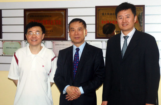 徐揚(yáng)生院士、李學(xué)金教授蒞臨亞泰光電交流指導(dǎo)
